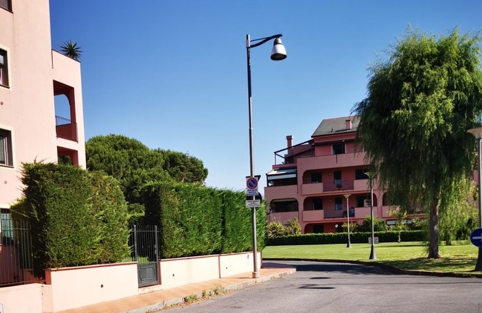 Albenga, scopre i ladri in casa mentre cena con la moglie: attimi di paura in viale 8 Marzo