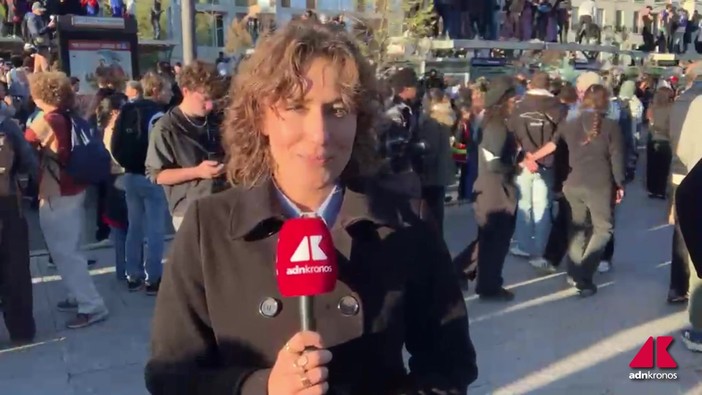 Francia, proteste atto III: a Parigi, i gilet gialli denunciano la messa a margine delle manifestazioninews Francia, proteste atto III: a Parigi, i gilet gialli denunciano la messa a margine delle manifestazioninews