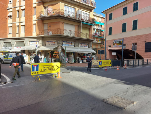 Finale, venerdì 24 novembre tornerà aperto il tratto a valle di via Brunenghi Finale, venerdì 24 novembre tornerà aperto il tratto a valle di via Brunenghi