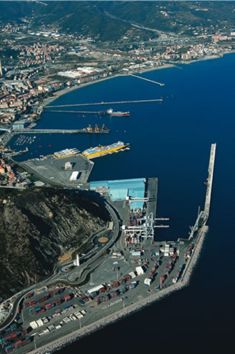 Autorità Portuale: Salvatore M5S "Porto nelle mani di Delrio e Toti sta a guardare" Autorità Portuale: Salvatore M5S "Porto nelle mani di Delrio e Toti sta a guardare"