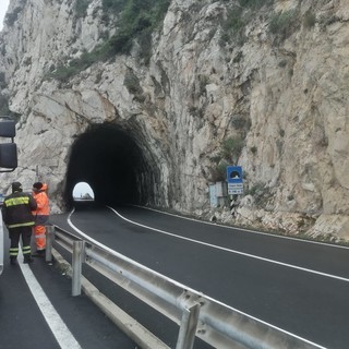 L'intervento dei Vigili del Fuoco lo scorso 1 gennaio 2021 per alcuni massi caduti a Capo Noli