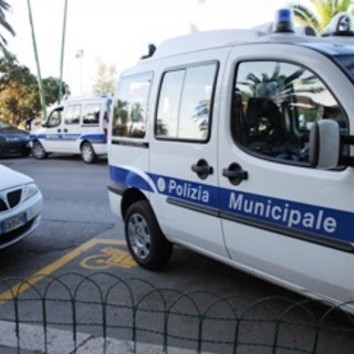 Savona: zingari all'autoporto allontanati dai vigili urbani