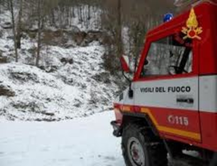 Interventi dei Vigili del Fuoco a causa del maltempo: soccorsa un'ambulanza a Cairo Interventi dei Vigili del Fuoco a causa del maltempo: soccorsa un'ambulanza a Cairo