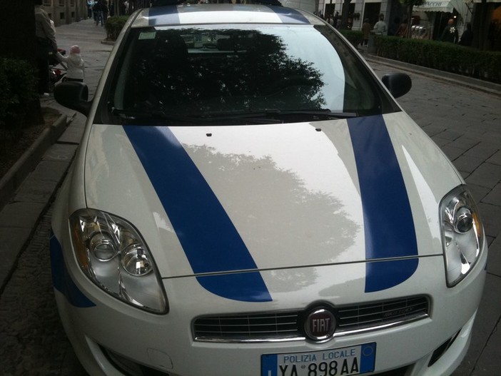 Borghetto: polizia municipale durante controllo scopre autocarro carico di rifiuti speciali non autorizzato