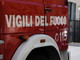 Furgone incastrato sotto la sbarra del passaggio a livello di Pietra Ligure: intervento dei vigili del fuoco