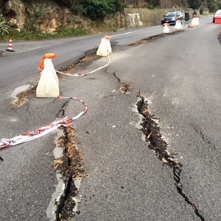 Frana sulla provinciale 4, i sindaci di Tovo e Magliolo scrivono alla Provincia:"Necessario intervento urgente"