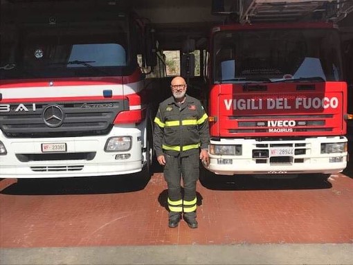Albenga, va in pensione il capo reparto dei vigili del fuoco Antonio Crispino Albenga, va in pensione il capo reparto dei vigili del fuoco Antonio Crispino