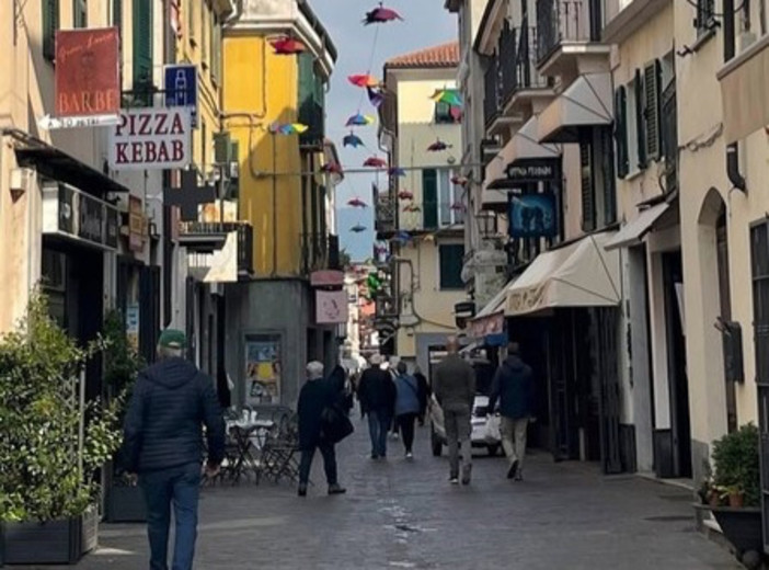 Cairo, il centro storico cambia volto con il nuovo piano per le fioriere Cairo, il centro storico cambia volto con il nuovo piano per le fioriere
