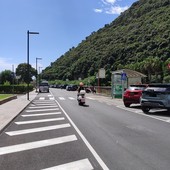 L'attuale assetto dei parcheggi a spina di pesce: diventeranno tutti paralleli alla carreggiata L'attuale assetto dei parcheggi a spina di pesce: diventeranno tutti paralleli alla carreggiata