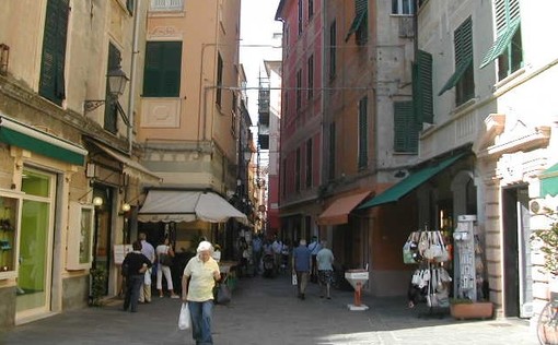 Varazze, suolo pubblico gratuito per la prima settimana dei saldi