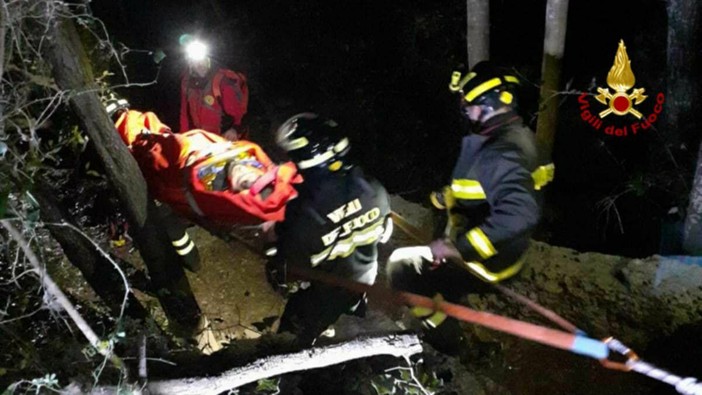 Caduta in falesia a Calvisio: complesso intervento di soccorso per un' arrampicatrice tedesca soccorsa al Tempio del Vento Caduta in falesia a Calvisio: complesso intervento di soccorso per un' arrampicatrice tedesca soccorsa al Tempio del Vento
