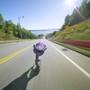 Con lo skateboard a 150 km orari, il record da brividi Con lo skateboard a 150 km orari, il record da brividi