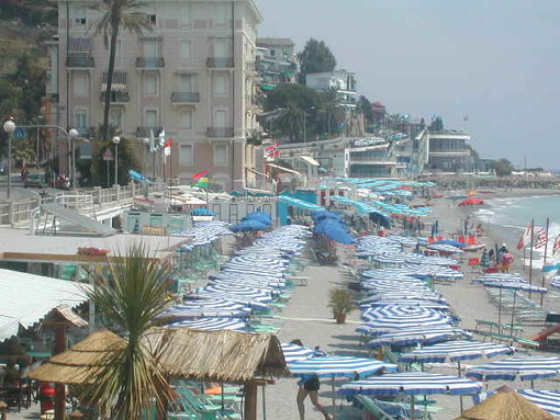 Savona: Bagni marini, è caos per canoni e concessioni Savona: Bagni marini, è caos per canoni e concessioni