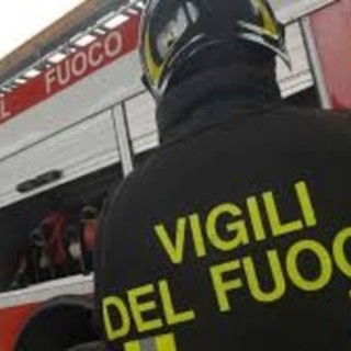 Incendio sterpaglie a Villanova d'Albenga e Boissano: intervento dei vigili del fuoco