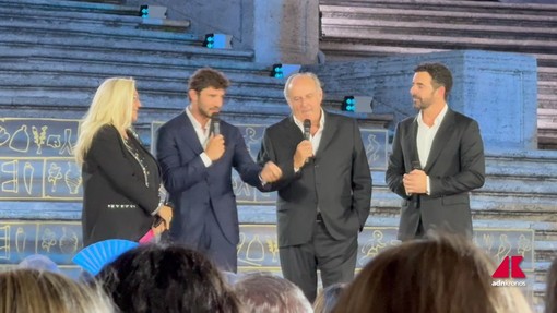 Premio Biagio Agnes, l'atteso abbraccio tra Gerry Scotti e Stefano De Martino