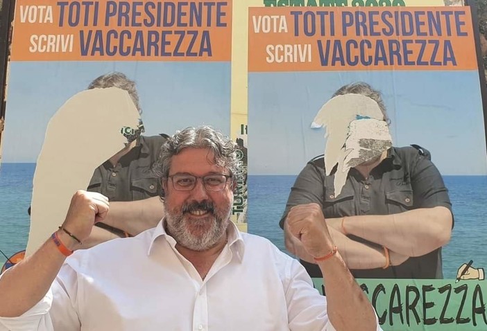 #Elezioni2020, Vaccarezza (Cambiamo!) schernisce i vandali che gli strappano i manifesti #Elezioni2020, Vaccarezza (Cambiamo!) schernisce i vandali che gli strappano i manifesti