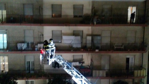Albenga, anziano cade in casa: soccorso dai vigili del fuoco