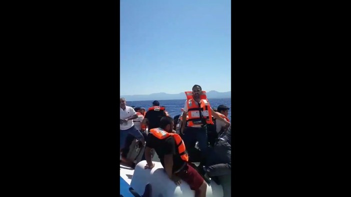 Dramma a Cipro, affonda traghetto con 267 persone: "Ci sono morti"
