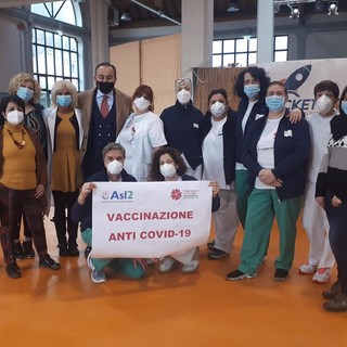 Partite a pieno regime le vaccinazioni alle "Ciminiere" di Calizzano per gli Over 80. La più anziana è Celestina, del 1918