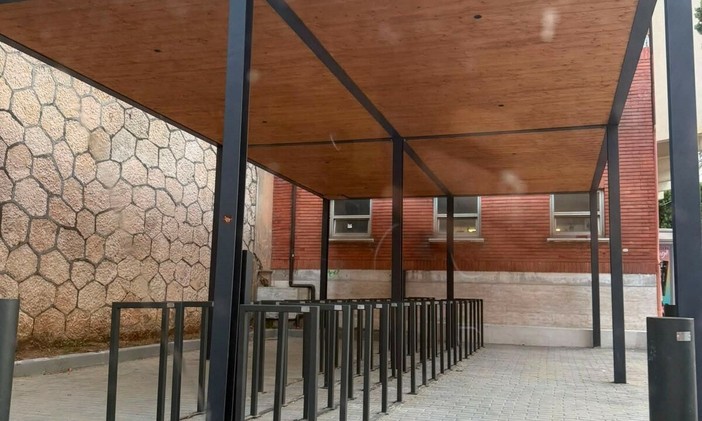 Celle, conclusi i lavori per nuovi posti bici in stazione. Beltrame: "Valuteremo di riutilizzare questo spazio per il ricovero delle ambulanze" Celle, conclusi i lavori per nuovi posti bici in stazione. Beltrame: "Valuteremo di riutilizzare questo spazio per il ricovero delle ambulanze"