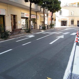 Albenga: via dei mille, pronta la doppia corsia in uscita