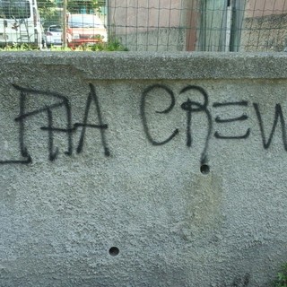 Vandalismo a Finalborgo, abitanti indignati (FOTOgallery)