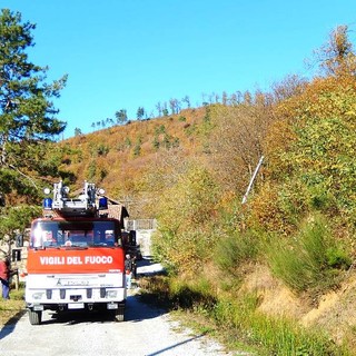 Celle Ligure, a fuoco un furgone in via Boschi: conducente sul mezzo illeso