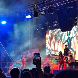 Albenga fa un tuffo indietro di trent'anni a suono di musica: a Ferragosto c'è lo show "Voglio tornare negli Anni '90" Albenga fa un tuffo indietro di trent'anni a suono di musica: a Ferragosto c'è lo show "Voglio tornare negli Anni '90"