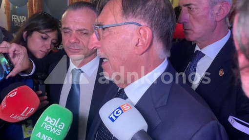 Cortei, La Russa: "Ritirare querela contro Ponzani? Ci penserò" Cortei, La Russa: "Ritirare querela contro Ponzani? Ci penserò"
