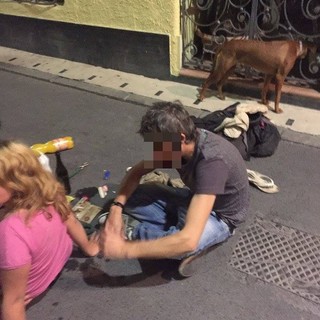 Loano, ancora urla e schiamazzi in via Stella