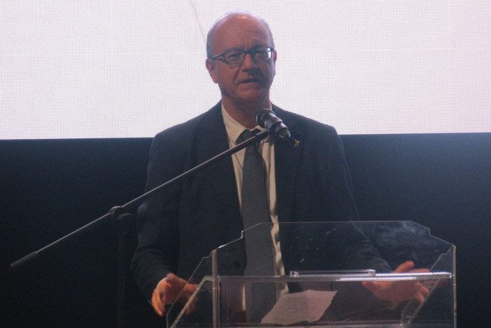 Scuole in lutto per le vittime di Crans-Montana: mercoledì minuto di silenzio in memoria dei giovani scomparsi Scuole in lutto per le vittime di Crans-Montana: mercoledì minuto di silenzio in memoria dei giovani scomparsi