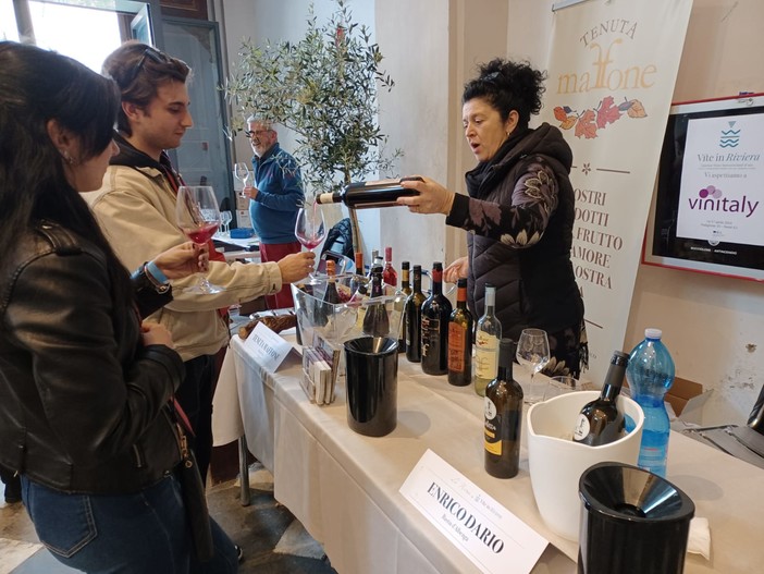 Albenga celebra il vino: “Un Calice sotto le Stelle” e Premio EMYS 2025 ai viticoltori del comprensorio e a “Vite in Riviera”
