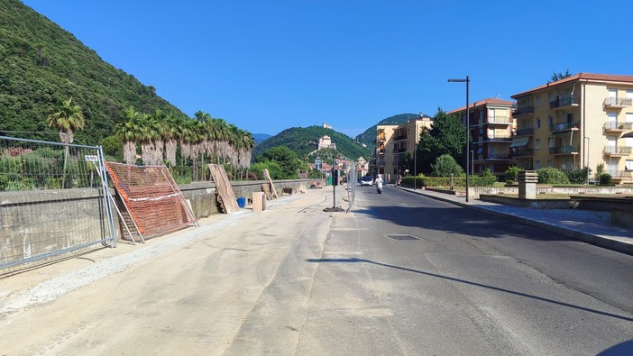 Riqualificazione di via Dante, "Impegno x Finale" boccia la gestione del cantiere: "Da due anni si va avanti senza una visione"