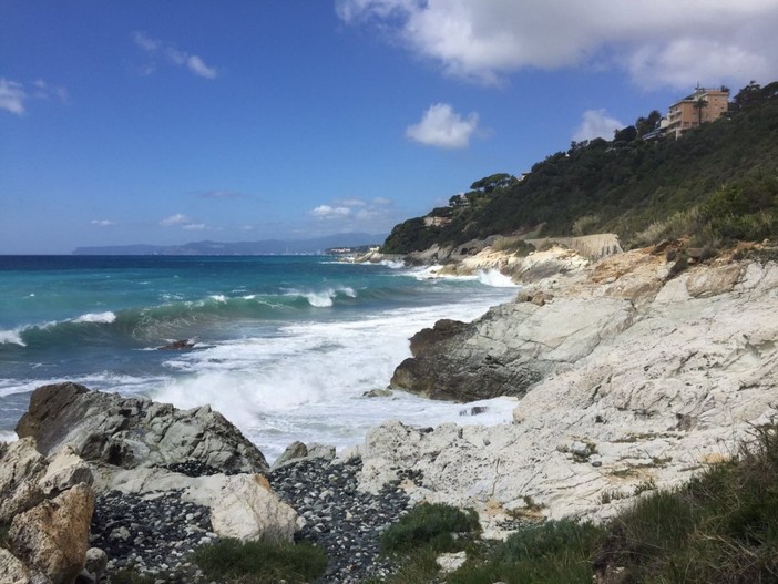 Anticipazioni di primavera nel Beigua, passeggiando sul lungomare di Varazze Anticipazioni di primavera nel Beigua, passeggiando sul lungomare di Varazze