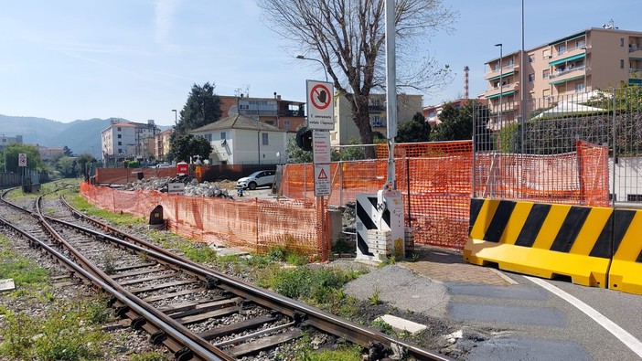 Vado, cantiere per eliminare il passaggio a livello: dal 21 gennaio stop a via Maestri del Lavoro, via Sabazia libera da Pasqua