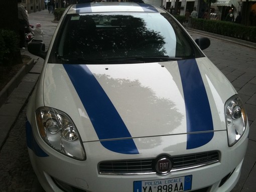 Borghetto: polizia municipale durante controllo scopre autocarro carico di rifiuti speciali non autorizzato Borghetto: polizia municipale durante controllo scopre autocarro carico di rifiuti speciali non autorizzato