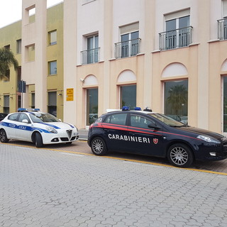 Albenga: non si fermano all'alt, scatta l'inseguimento. Due denunciati e uno in fuga