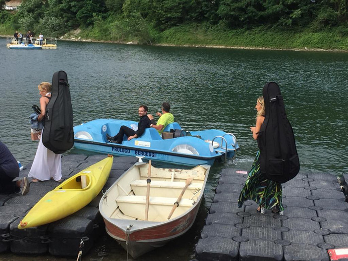 Osiglia come Hyde Park: tappetini sull’erba, natura e musica