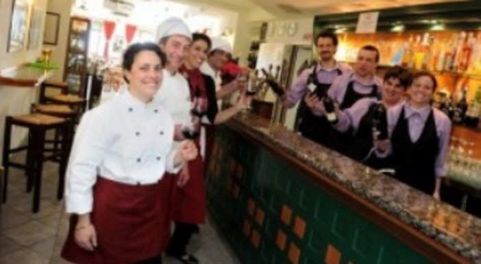 Lo staff al completo del ristorante "Baccere Bacicca" Lo staff al completo del ristorante "Baccere Bacicca"