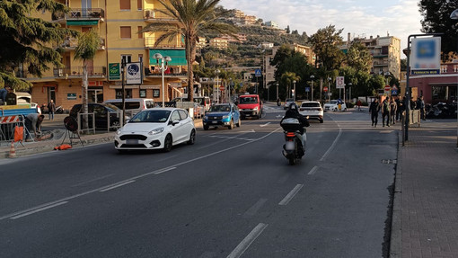 Aurelia a Pietra Ligure, l'asfalto si rifà il look: lavori in notturna da mercoledì 12 marzo