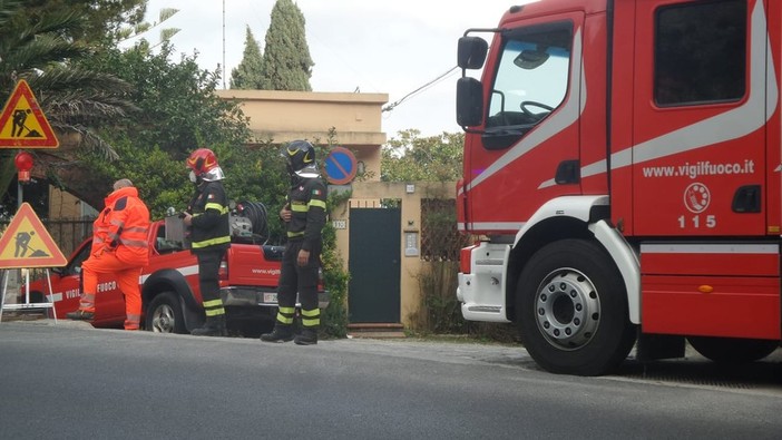 Nella foto: un momento dei soccorsi Nella foto: un momento dei soccorsi