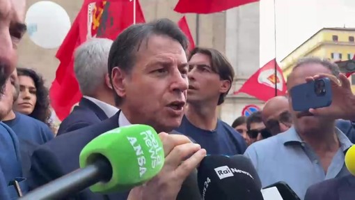 Legge elettorale, Conte in piazza con Onorato: "Norma raccolta firme oscena e incostituzionale"