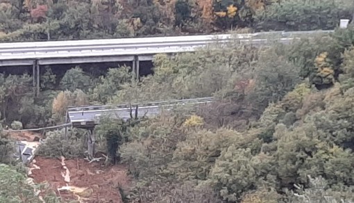 Prime dichiarazioni di Toti dopo il crollo sulla A6: "Potenzieremo l'ospedale cairese e i collegamenti con i presidi sanitari del Piemonte" (VIDEOintervista)