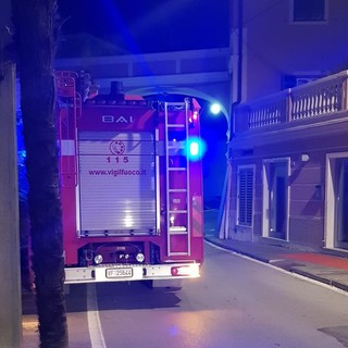 Borgio Verezzi, tre persone intossicate dal monossido di carbonio: mobilitati vigili del fuoco e sanitari Borgio Verezzi, tre persone intossicate dal monossido di carbonio: mobilitati vigili del fuoco e sanitari