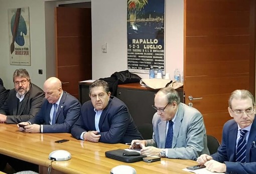 Piaggio Aerospace, Vaccarezza: "Basta con le belle parole, servono atti concreti" Piaggio Aerospace, Vaccarezza: "Basta con le belle parole, servono atti concreti"