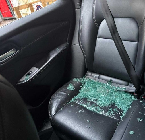 Savona, ancora raid di danneggiamenti e furti: colpite diverse auto