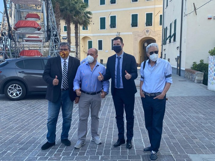Laigueglia, l'assessore Giampedrone benedice i lavori post mareggiata 2018: "Non solo ripristino, anche miglioramento" (FOTO e VIDEO)