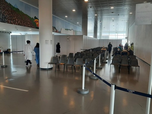 Vaccinazioni e accoglienza rifugiati ucraini: cambiano gli orari di apertura del Palacrociere Vaccinazioni e accoglienza rifugiati ucraini: cambiano gli orari di apertura del Palacrociere