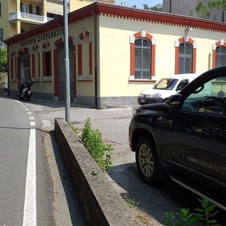 Aggredita e scippata in pieno giorno a Celle. Sindaco Mordeglia: "Grande solidarietà, esagerato però dare colpe al comune"