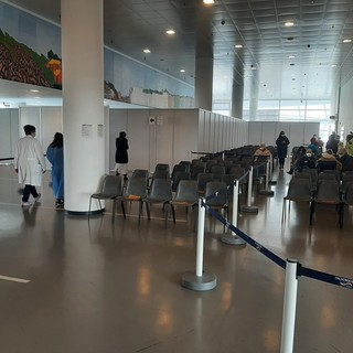 Covid, in aumento i positivi: l'Asl2 “spinge” sugli open day vaccinali al Palacrociere